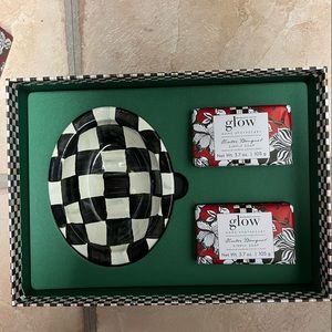 Glow Home Winter Bouquet Soap and Soap Dish